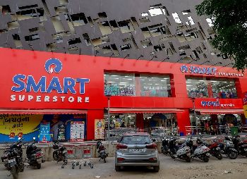 RELIANCE SMART & TRENDS