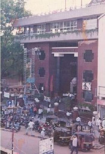 Aluminium Access tower with cantilever for facade maintenance - Mota Royal Arcade, Bangalore