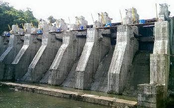 Dam Gate Mechanism in Karikyam