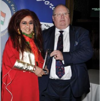 INTERNATIONAL AWARDS - Shahnaz Husain Received Outstanding Ay Innovation Awards Sept 2012 London