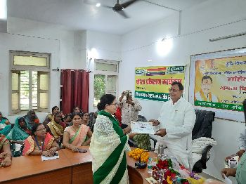 Receiving Memento & Certificate from Mirzapur MLA Shri Ratnakar Mishra ji