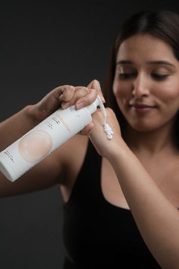 Vitamin C Whitening Moisturizing Lotion