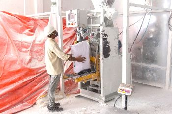 Automated Valve Type Bag Packaging