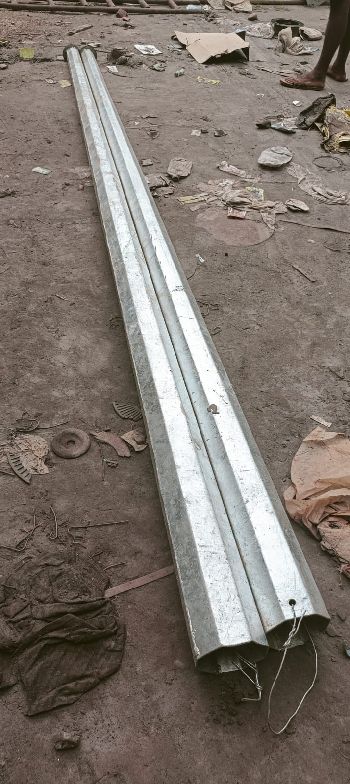 GI octagonal pole
