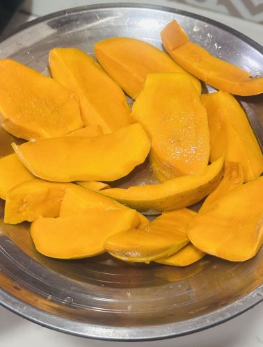 Juicy Ratnagiri Hapus Mango