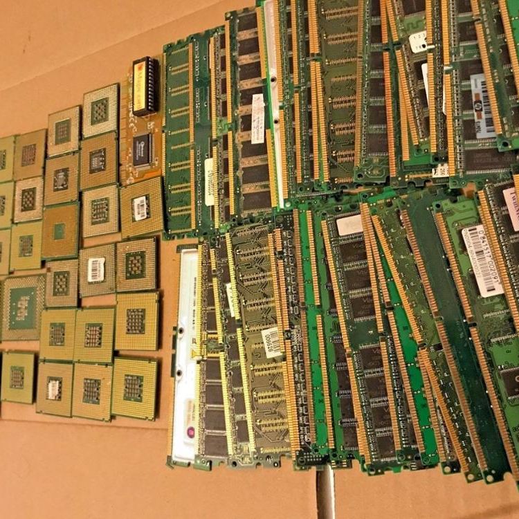 Intel Pentium Ceramic CPU Computer Scrap