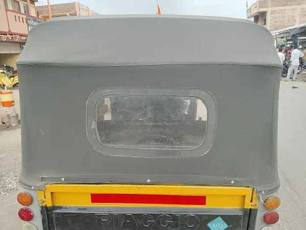 Black Rexine Auto Rickshaw Hood Cover
