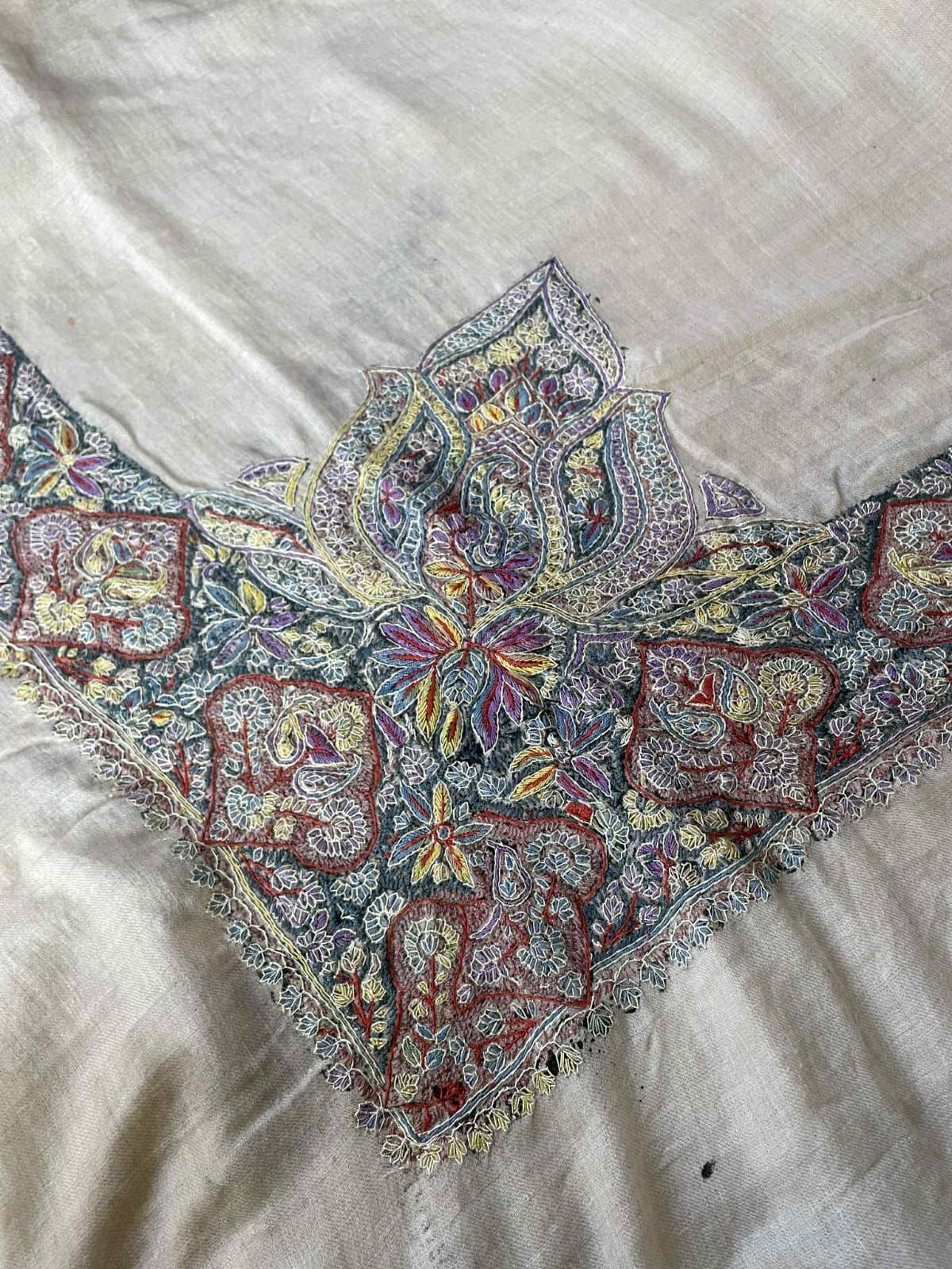 Authentic Pashmina Sangeen Head Scarf