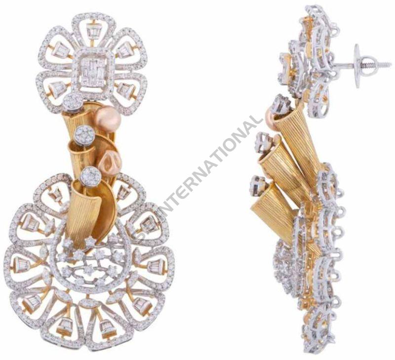 Elegant Ladies Gold Pendant Set