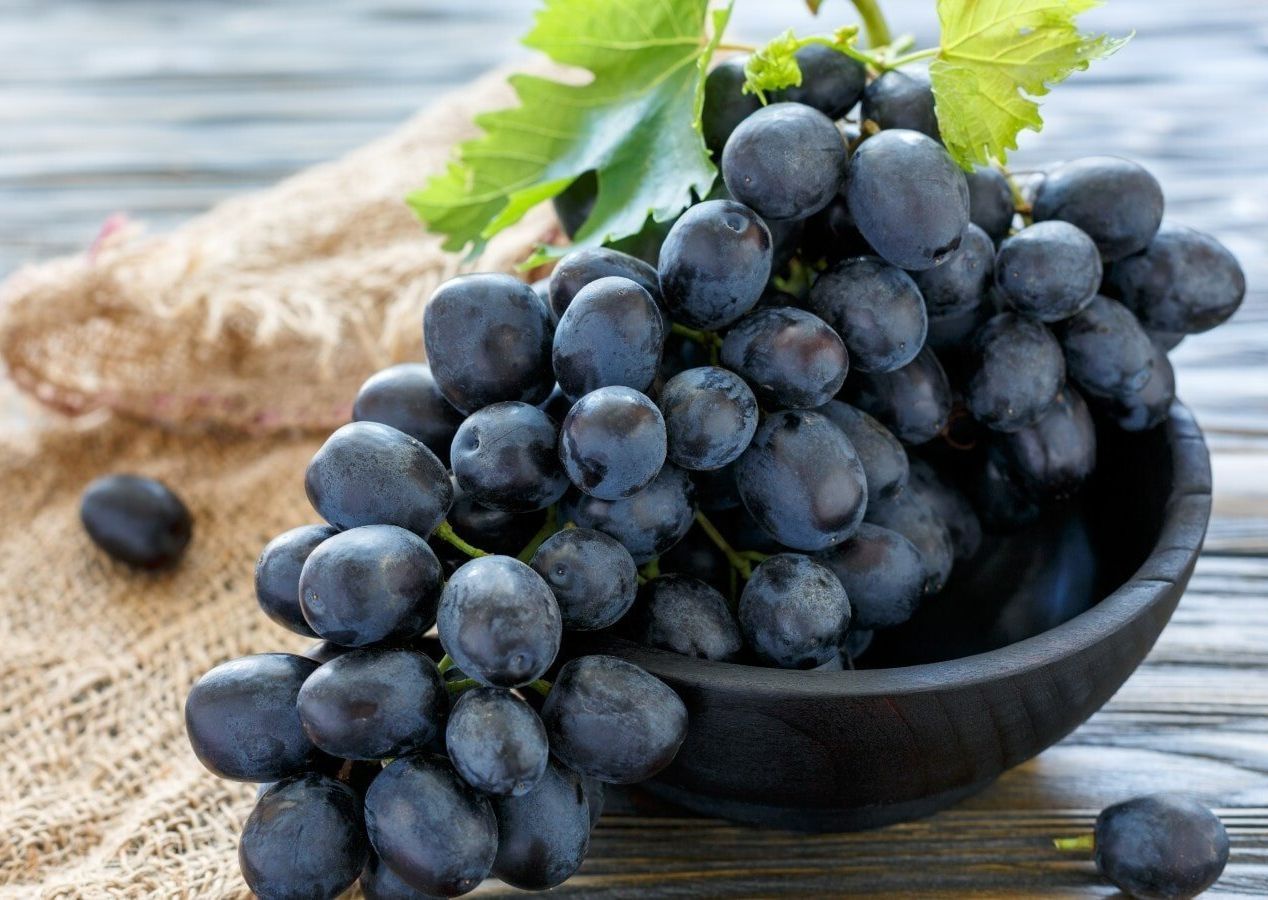 Fresh Black Paneer Grapes