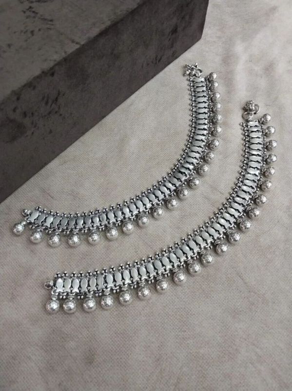 Antique Big Rawa Balls Rajwada Silver Payal in Fish Design