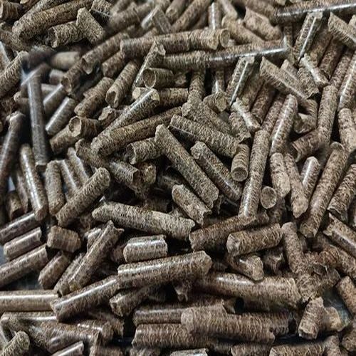 Clean Burn Sawdust Pellets 8mm <10%, Packaging Type : 50 Kg Bags