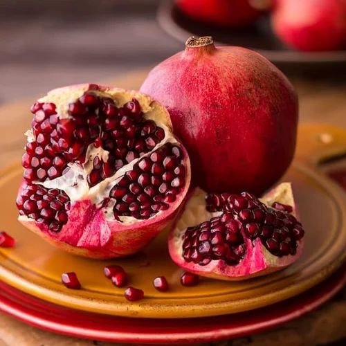Fresh Red Pomegranate, Taste : Sweet Tangy