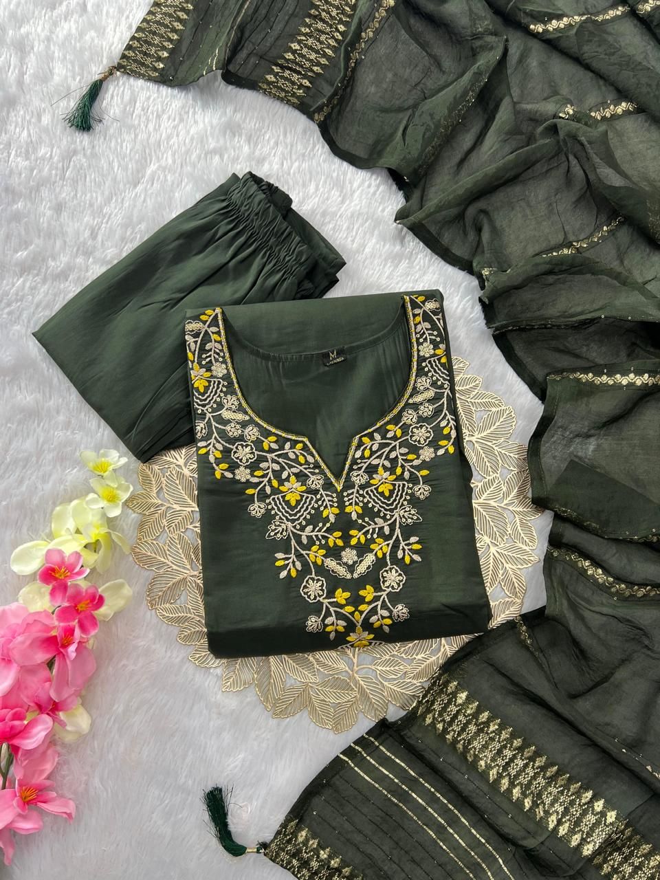 Mehndi Green Cotton Silk Ladies Kurti Pant Set