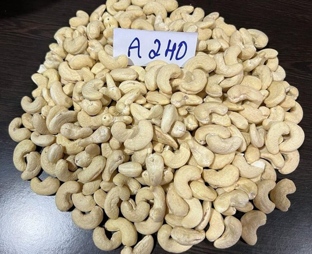 A240 Whole Cashew Nuts