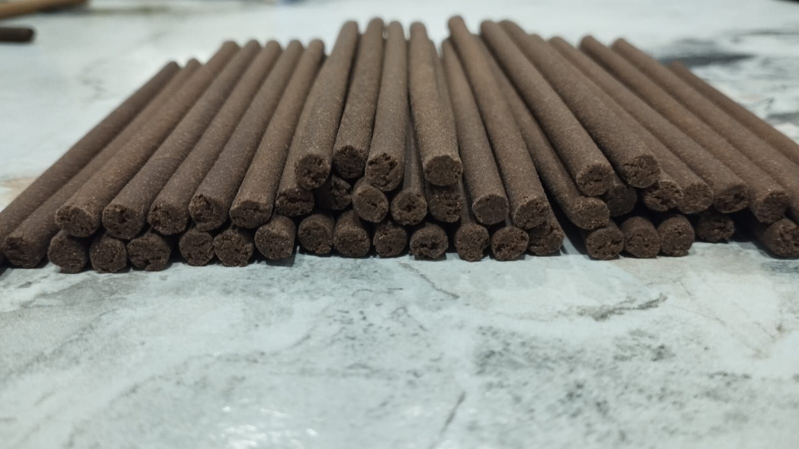 Brown Raw Dhoop Sticks