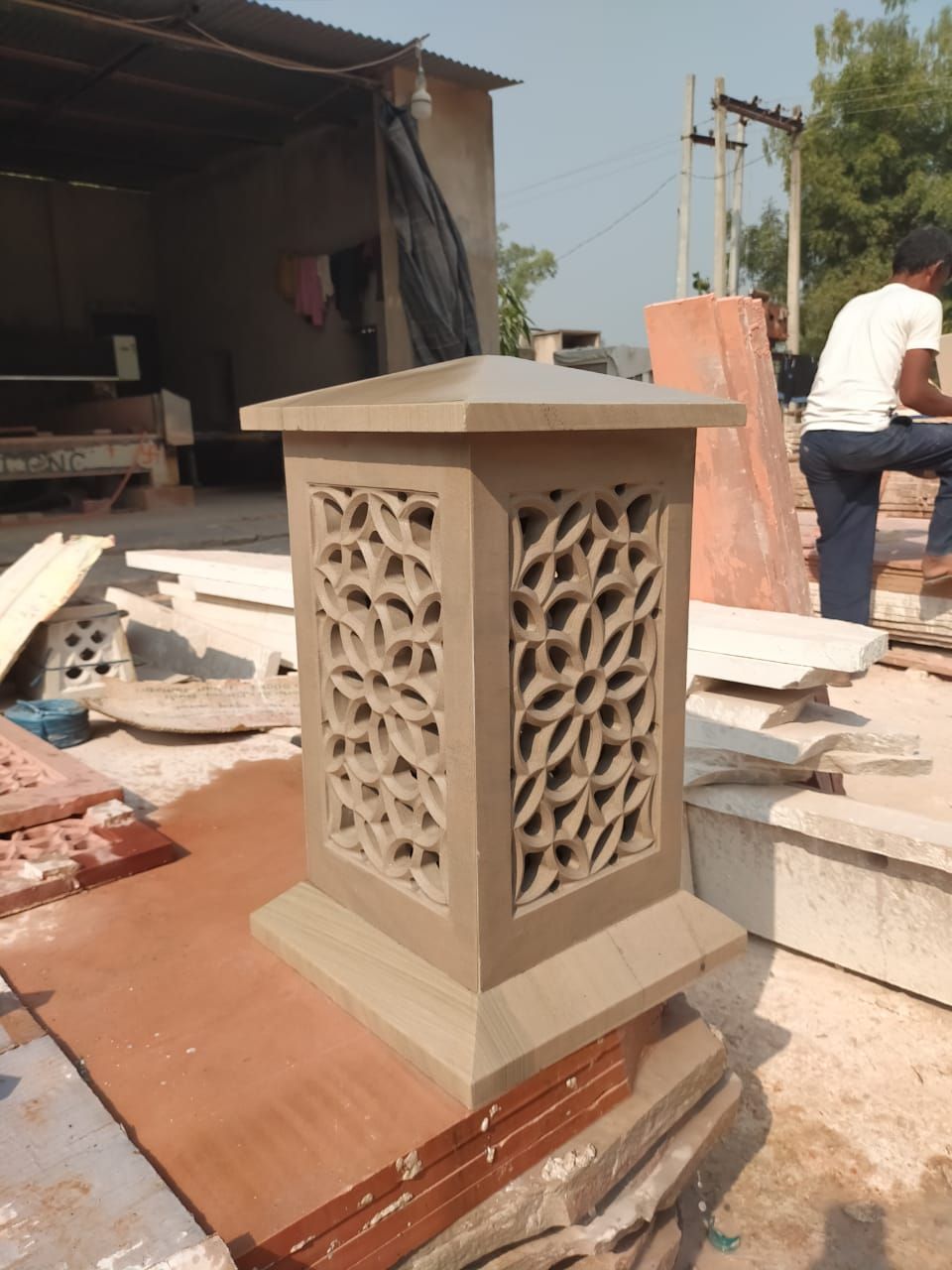 Garden Sandstone Lamp