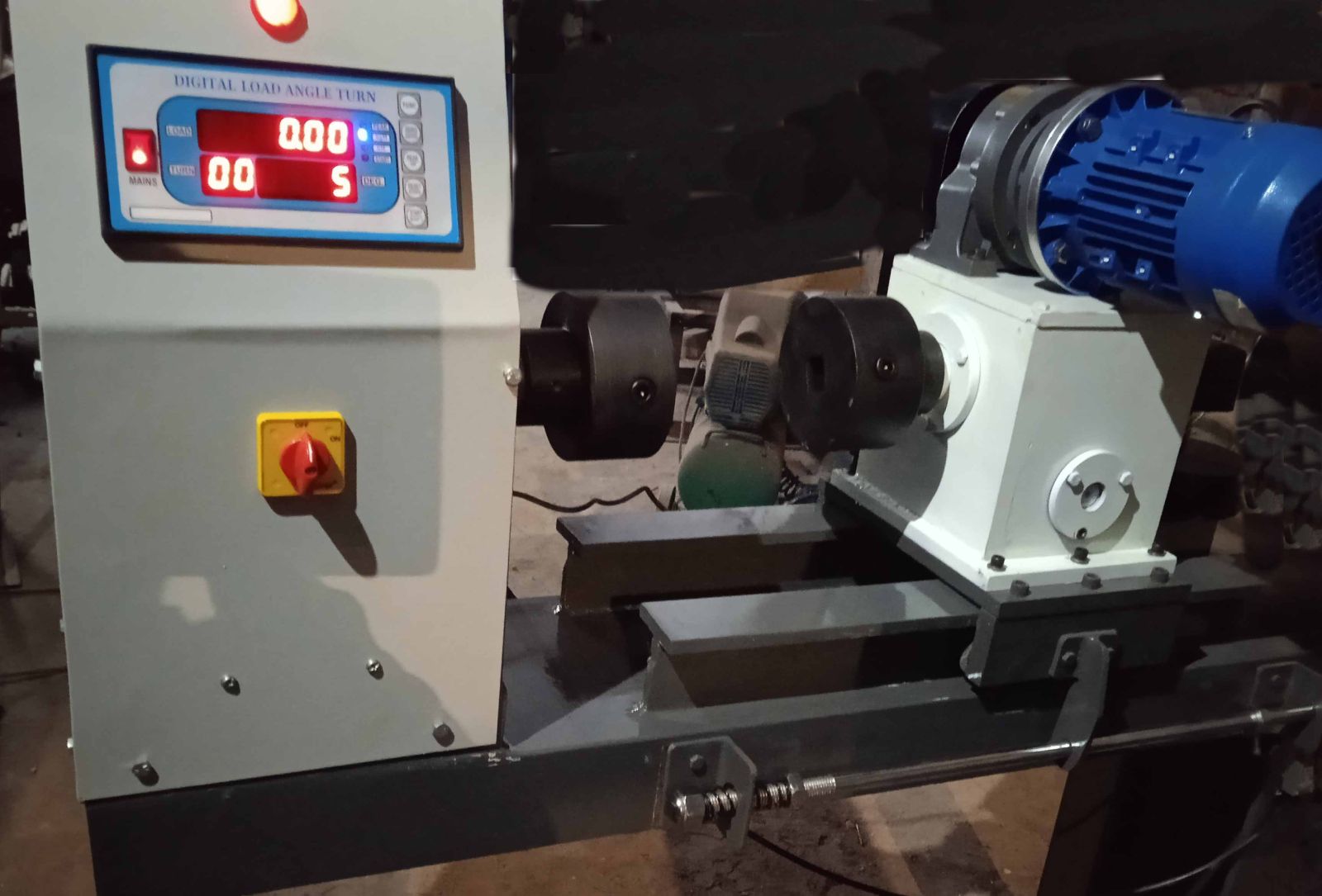 Torsion Testing Machine