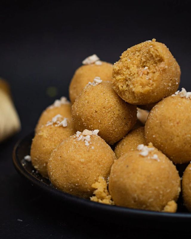 Besan Laddu