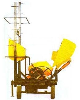 Two Pole Lift Mixer with Hydraulic Hopper