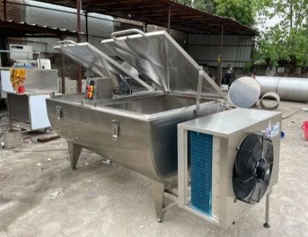Stainless Steel 1000 Ltr Bulk Milk Cooler, Voltage : 440 Volt (V)