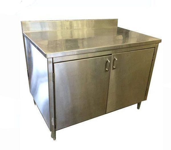 Work Table with 3 Side Covering