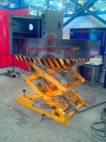 2 Ton Industrial Lift
