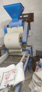 Groundnut Decorticator