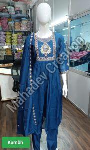 Female Traditional Style Floral Kurta Set