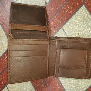 Glossy Plain Mens Brown Leather Wallets Fashionable