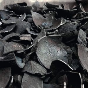 Black Coconut Shell Charcoal, Moisture : 75-80%