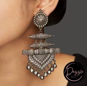 Oxidized Silver Alloy Ladies Black Starburst Triangle Drop Earpiece
