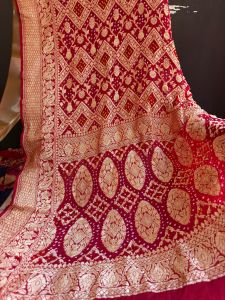 Ladies Oval Zari Banarasi Saree Wedding, Festive, Formal