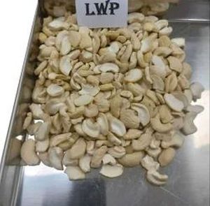 LWP14 Broken Cashew Nuts