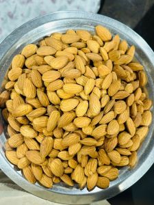 Whole California Almond for Human Consumption, Form : Packed