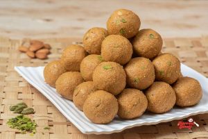 1 Kg Roasted Besan Laddu, Packaging Type : Pouch Pack