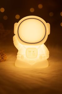 Astronaut Night Lamp, Power Source : Rechargeable Battery