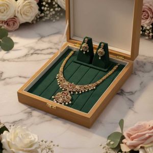 Elegant Matte Gold Kemp Stone Jewelry Set
