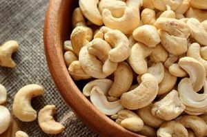 Fresh Crunchy Cashew Kernels