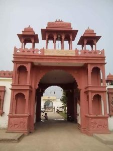 Bhavan Dome Top Stone Gate