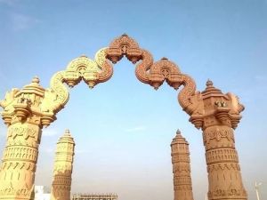 Carved Pillar Arch Sandstone Gate