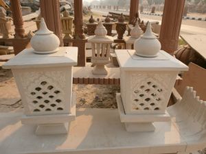 Mughal Dome Lattice Stone Lantern