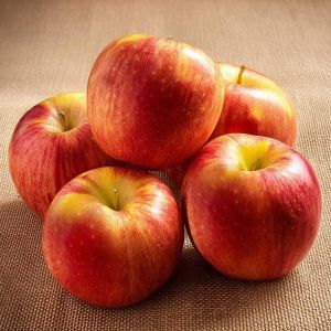 Fresh Red Apple, Taste : Sweet, Juicy