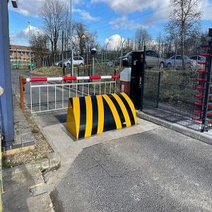 Metal Automatic Road Blocker, Color : Black Yellow