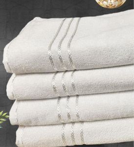 Glamour 400 Gm Bath Towel