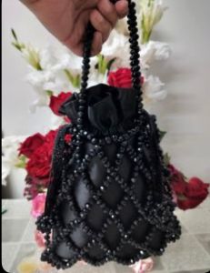 Plain Beaded Handbags, Color : Black for Party, Wedding