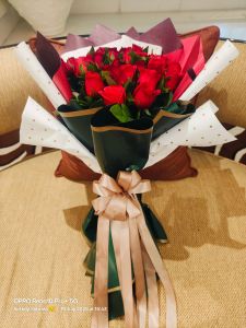 Fresh Rose Bouquet Small To Large, Brand Name : The Floral Bazaar