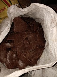 Groundnut Cake, Color : Brown, Weight : 25 Kg for Feed Livestock