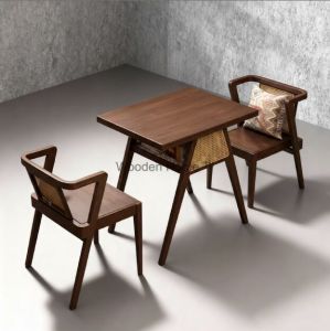 Plain Dining Tables for Restaurant, Hotel, Home, Garden