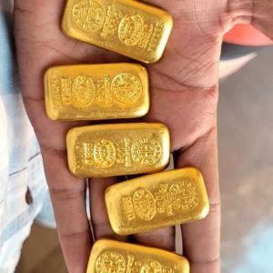 Gold Bullion Bars, Shape : Rectangular for Jewellery, Necklace